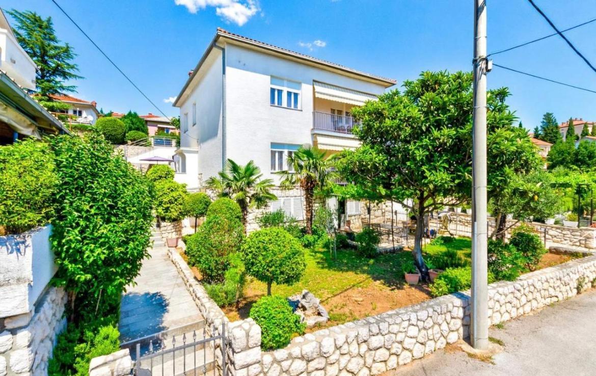 Apartments Tatjana Crikvenica Bagian luar foto