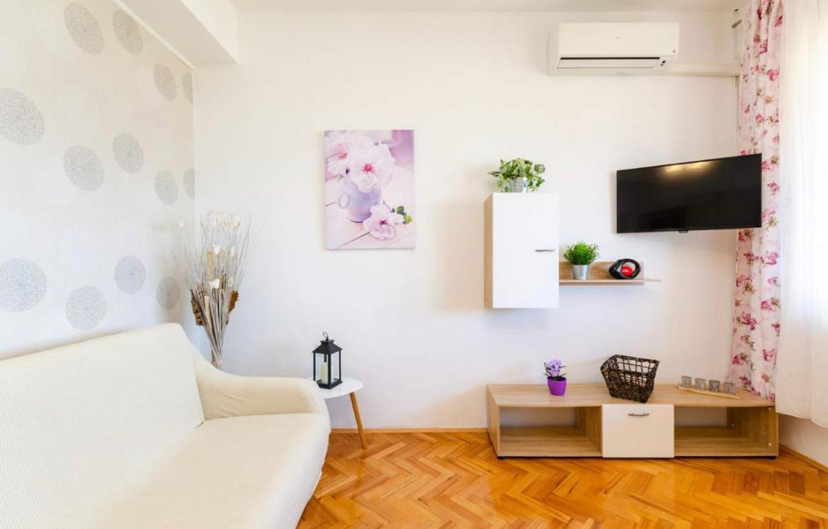 Apartments Tatjana Crikvenica Bagian luar foto